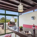 Victoria Luz By Villa